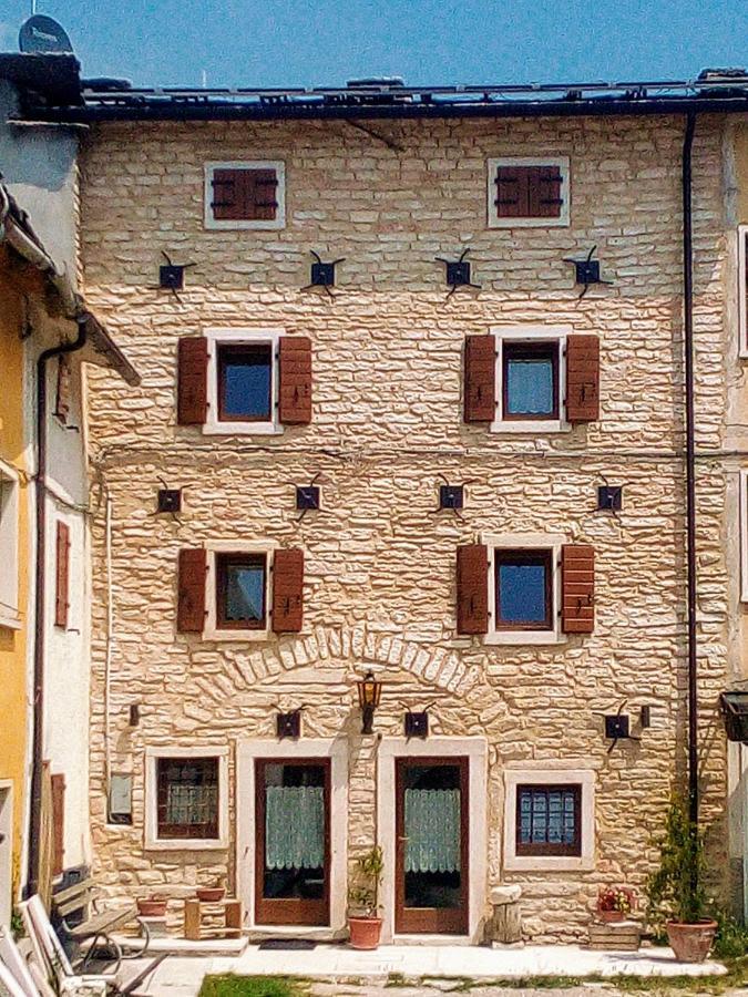 Gasthaus Da Andrea E Raffaella Sant'Anna d'Alfaedo Exterior foto